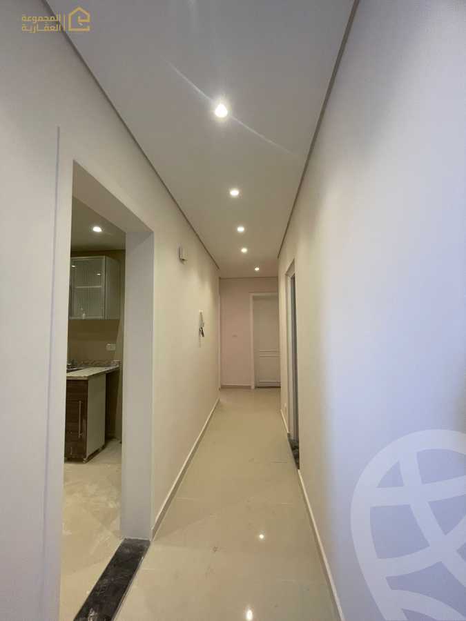 https://aqarmap.com.eg/en/listing/6182906-for-sale-cairo-new-cairo-lrhb-city-phase-4-mohammed-farid-st