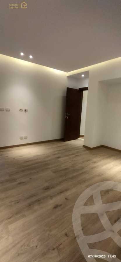 https://aqarmap.com.eg/en/listing/6182921-for-sale-cairo-new-cairo-lrhb-city-phase-5-talaat-mostafa-st