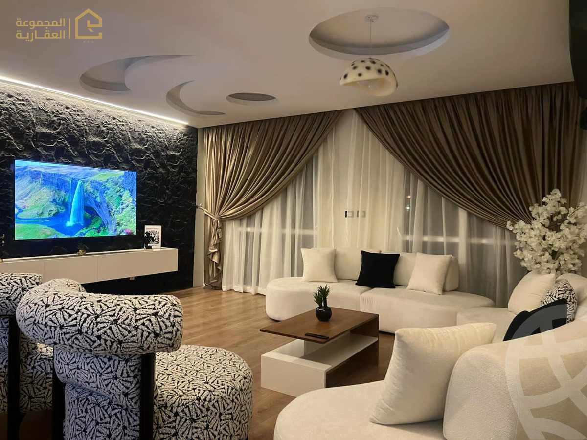 https://aqarmap.com.eg/ar/listing/6212661-for-rent-cairo-new-cairo-lrhb-city-phase-8
