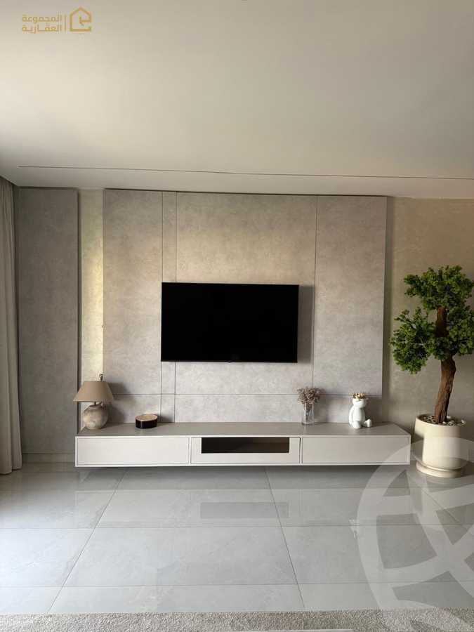 https://aqarmap.com.eg/ar/listing/6223178-for-sale-cairo-new-cairo-lrhb-city-phase-8