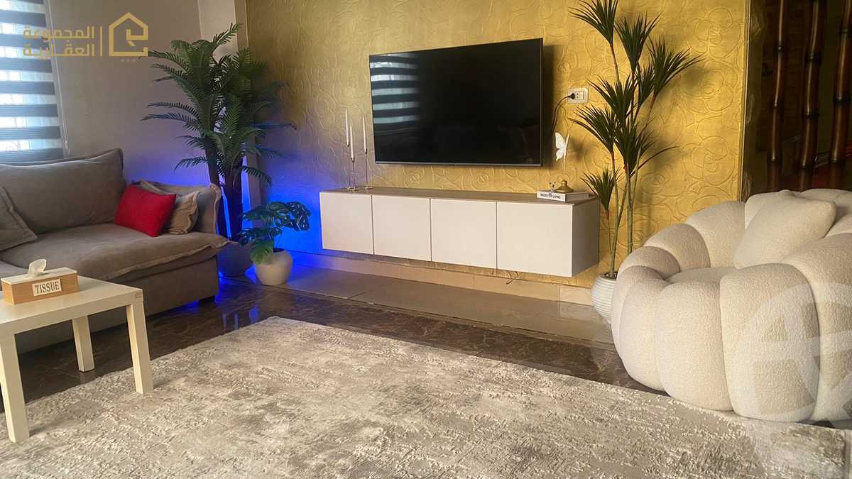 https://aqarmap.com.eg/en/listing/6228058-for-sale-cairo-new-cairo-lrhb-city-phase-4-mohammed-farid-st
