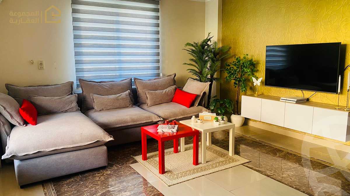 https://aqarmap.com.eg/en/listing/6228058-for-sale-cairo-new-cairo-lrhb-city-phase-4-mohammed-farid-st