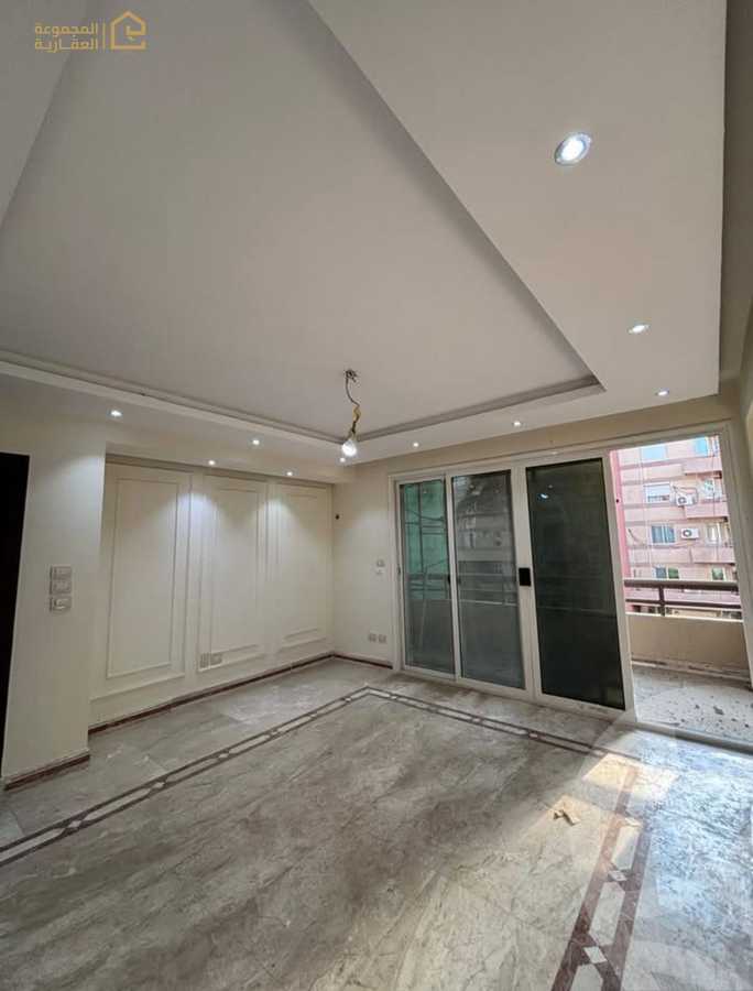 https://aqarmap.com.eg/ar/listing/6230497-for-rent-cairo-new-cairo-lrhb-city-phase-4-mohammed-farid-st