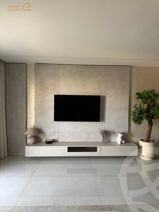 https://aqarmap.com.eg/ar/listing/6254824-for-sale-cairo-new-cairo-lrhb-city-phase-8