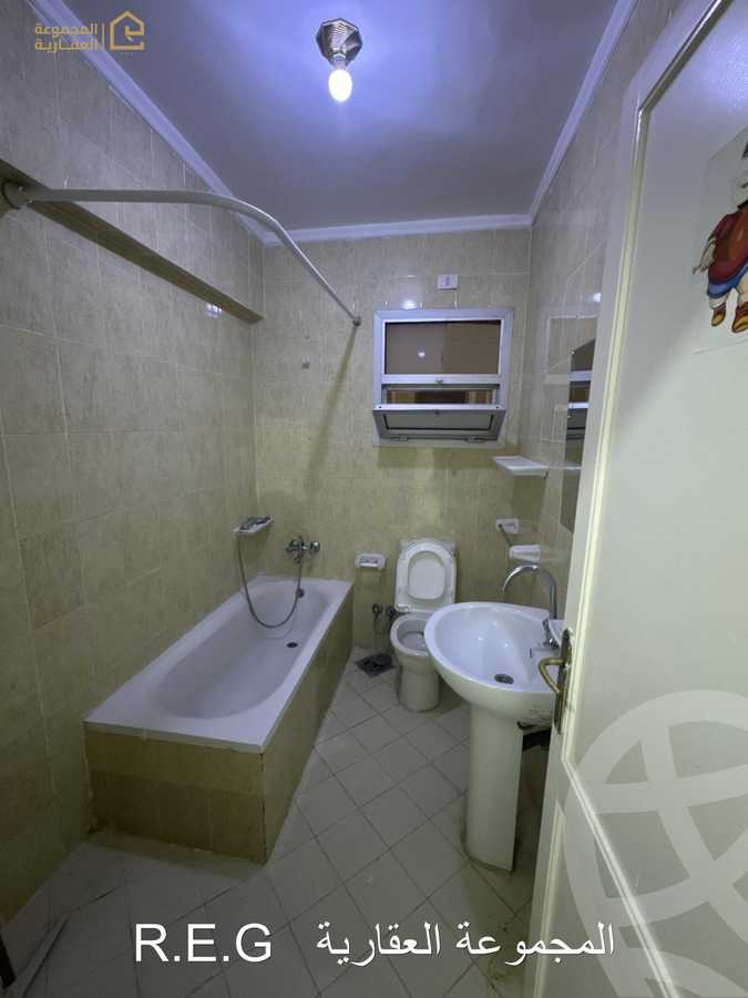 https://aqarmap.com.eg/ar/listing/6254995-for-rent-cairo-new-cairo-lrhb-city-phase-8