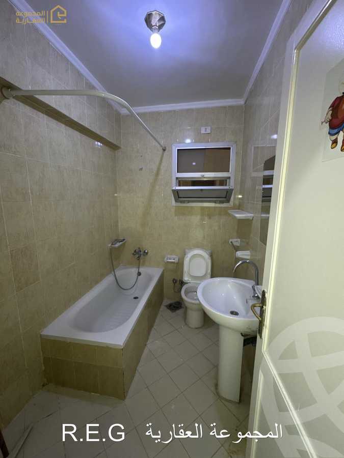 https://aqarmap.com.eg/ar/listing/6254995-for-rent-cairo-new-cairo-lrhb-city-phase-8