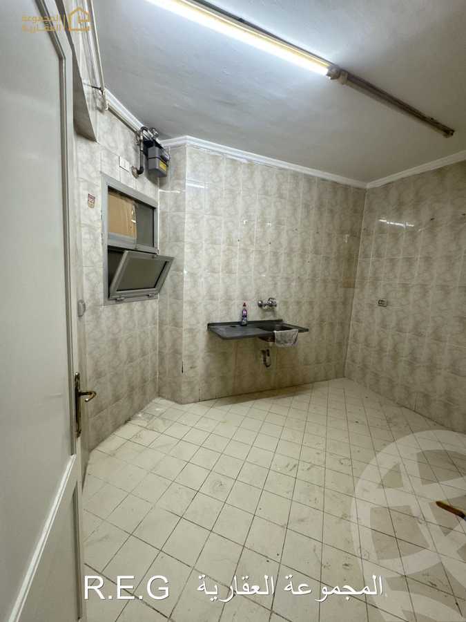 https://aqarmap.com.eg/ar/listing/6254995-for-rent-cairo-new-cairo-lrhb-city-phase-8