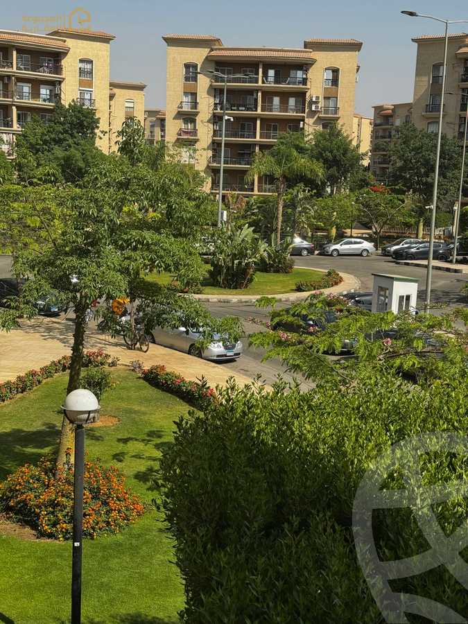 https://aqarmap.com.eg/ar/listing/6255031-for-sale-cairo-new-cairo-lrhb-city-phase-8