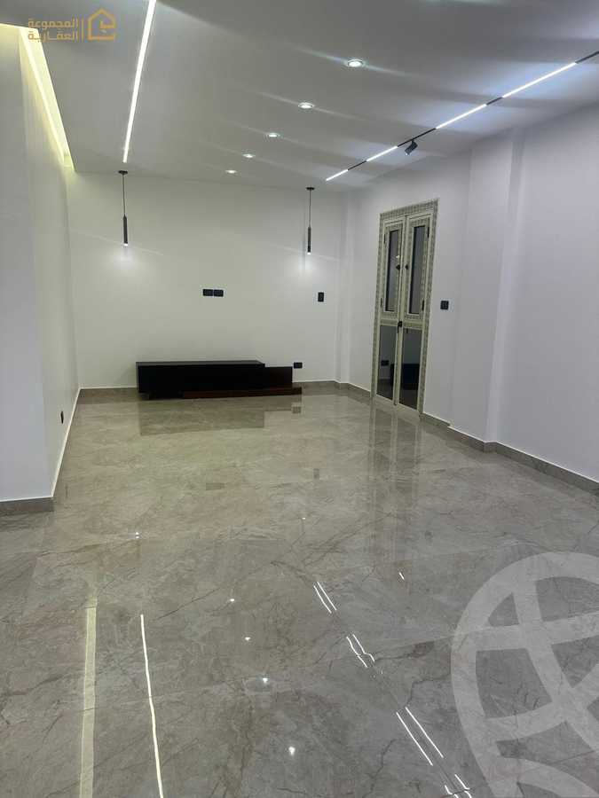 https://aqarmap.com.eg/ar/listing/6262073-for-sale-cairo-new-cairo-lrhb-city-phase-1-ahmed-rami-st