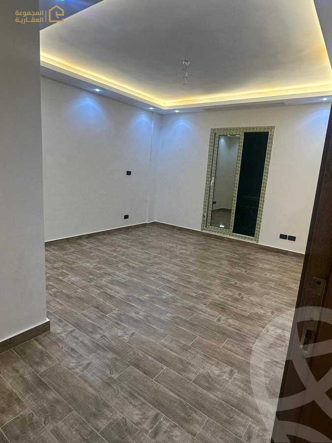 https://aqarmap.com.eg/ar/listing/6262073-for-sale-cairo-new-cairo-lrhb-city-phase-1-ahmed-rami-st