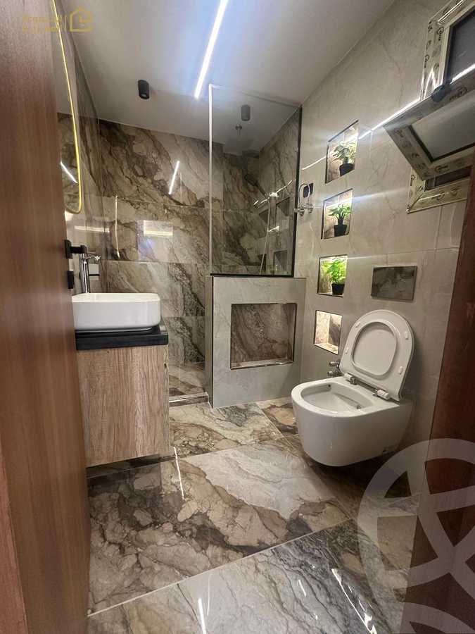 https://aqarmap.com.eg/ar/listing/6262073-for-sale-cairo-new-cairo-lrhb-city-phase-1-ahmed-rami-st