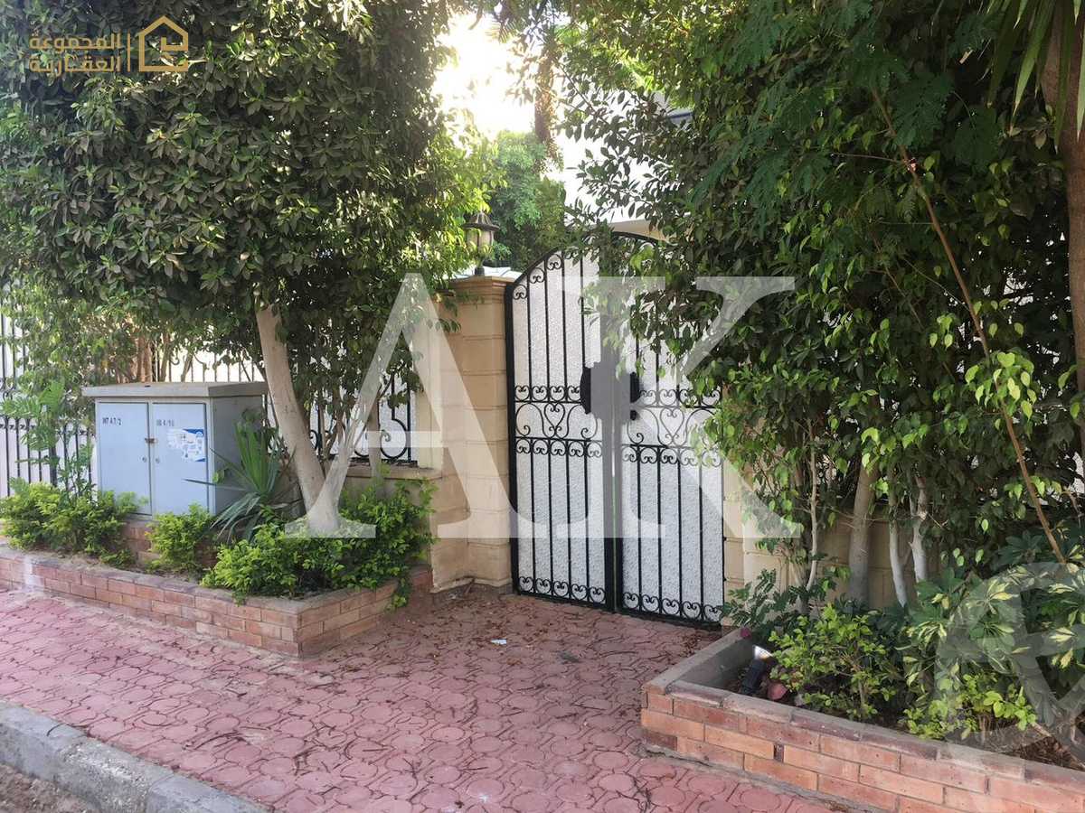 https://aqarmap.com.eg/ar/listing/6262927-for-sale-cairo-new-cairo-lrhb-city-phase-1-ahmed-rami-st
