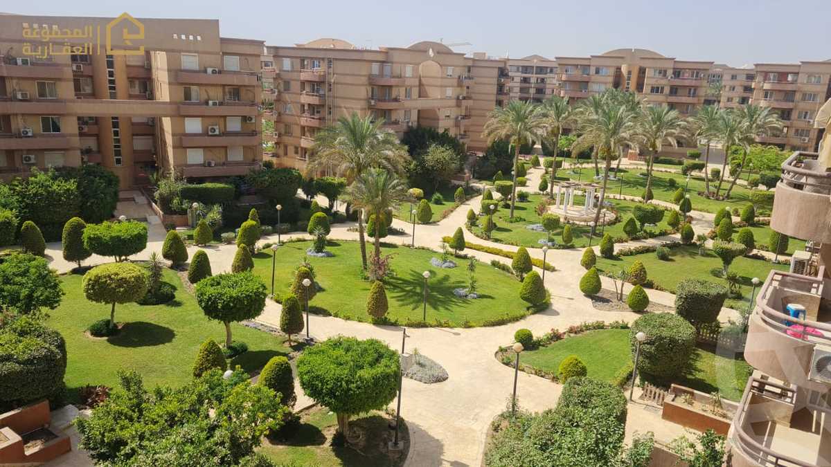 https://aqarmap.com.eg/en/listing/6282123-for-sale-cairo-new-cairo-lrhb-city-phase-4-mohammed-farid-st