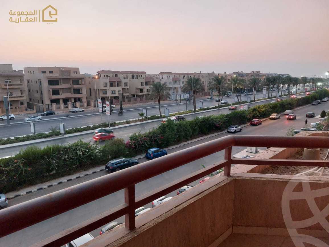 https://aqarmap.com.eg/ar/listing/6288978-for-sale-cairo-new-cairo-lrhb-city-phase-4-mohammed-farid-st