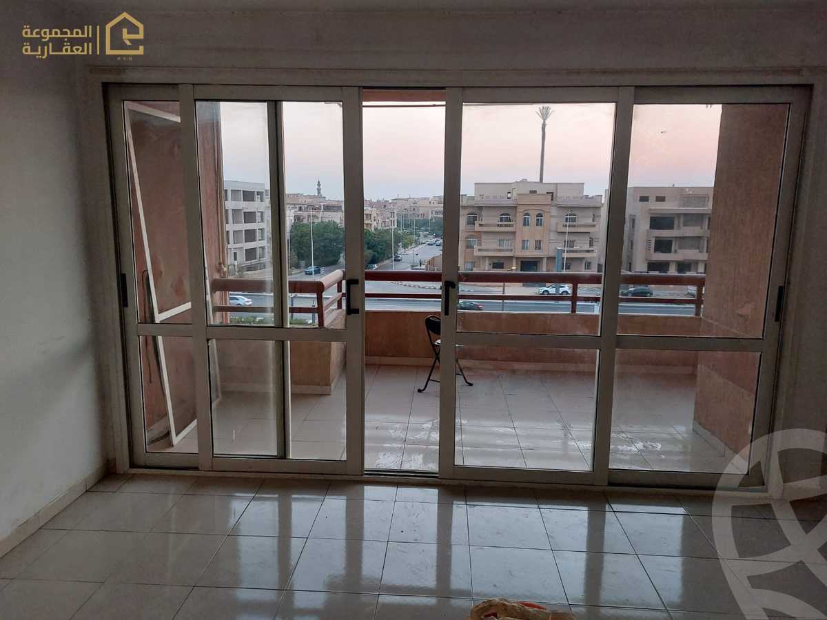 https://aqarmap.com.eg/ar/listing/6288978-for-sale-cairo-new-cairo-lrhb-city-phase-4-mohammed-farid-st