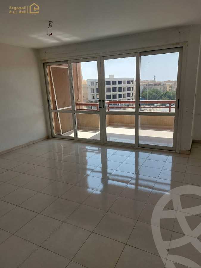 https://aqarmap.com.eg/ar/listing/6288978-for-sale-cairo-new-cairo-lrhb-city-phase-4-mohammed-farid-st