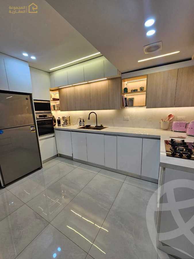 https://aqarmap.com.eg/ar/listing/6306470-for-sale-cairo-new-cairo-lrhb-city-phase-8