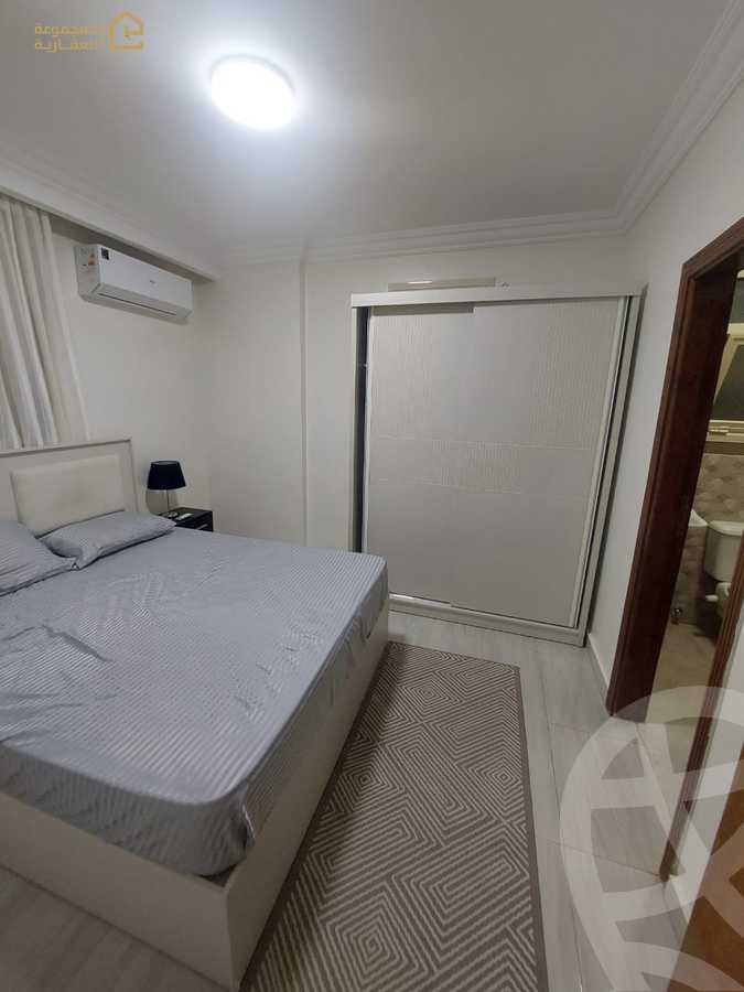 https://aqarmap.com.eg/en/listing/6306867-for-rent-cairo-new-cairo-lrhb-city-phase-4-mostafa-el-nahaas-st