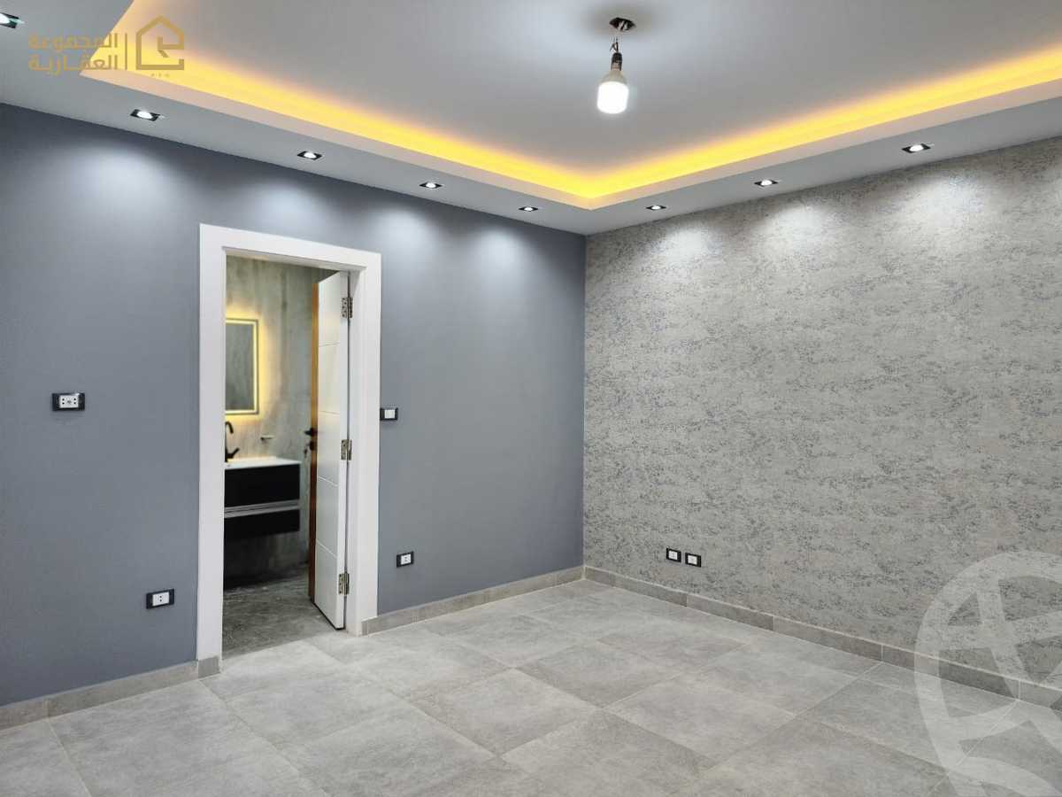 https://aqarmap.com.eg/ar/listing/6320198-for-sale-cairo-new-cairo-lrhb-city-phase-5-talaat-mostafa-st
