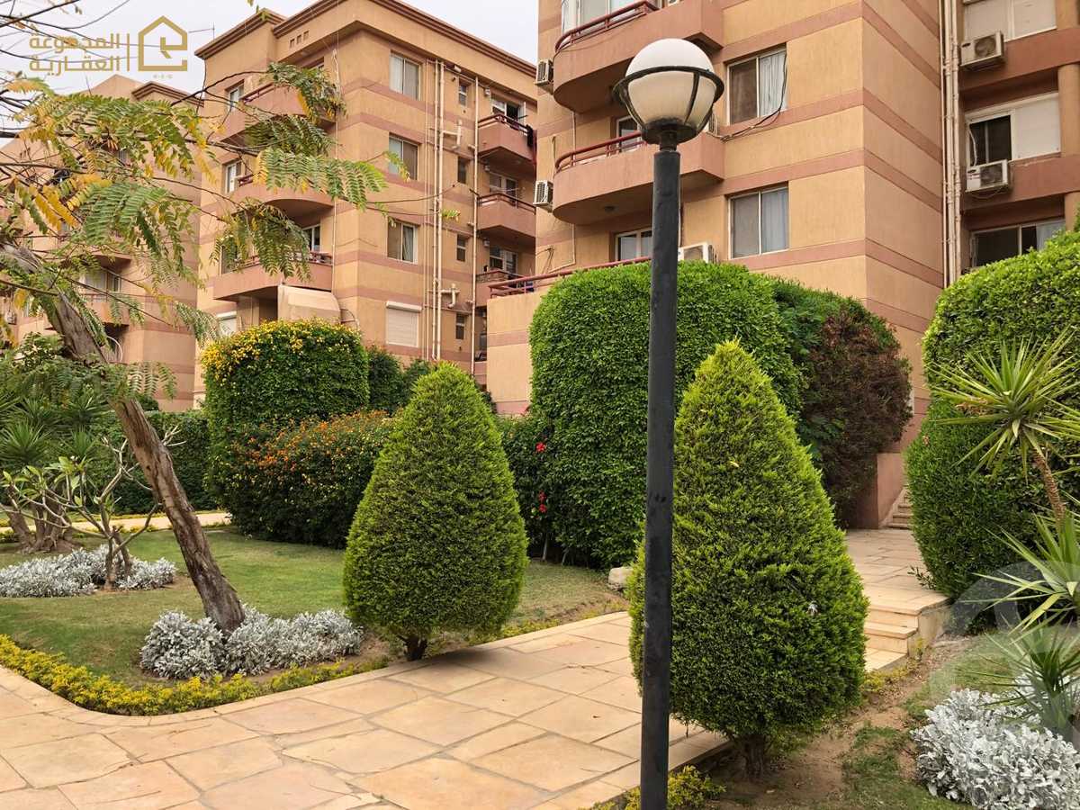 https://aqarmap.com.eg/en/listing/6335189-for-sale-cairo-new-cairo-lrhb-city-phase-4-saad-zaghloul-st