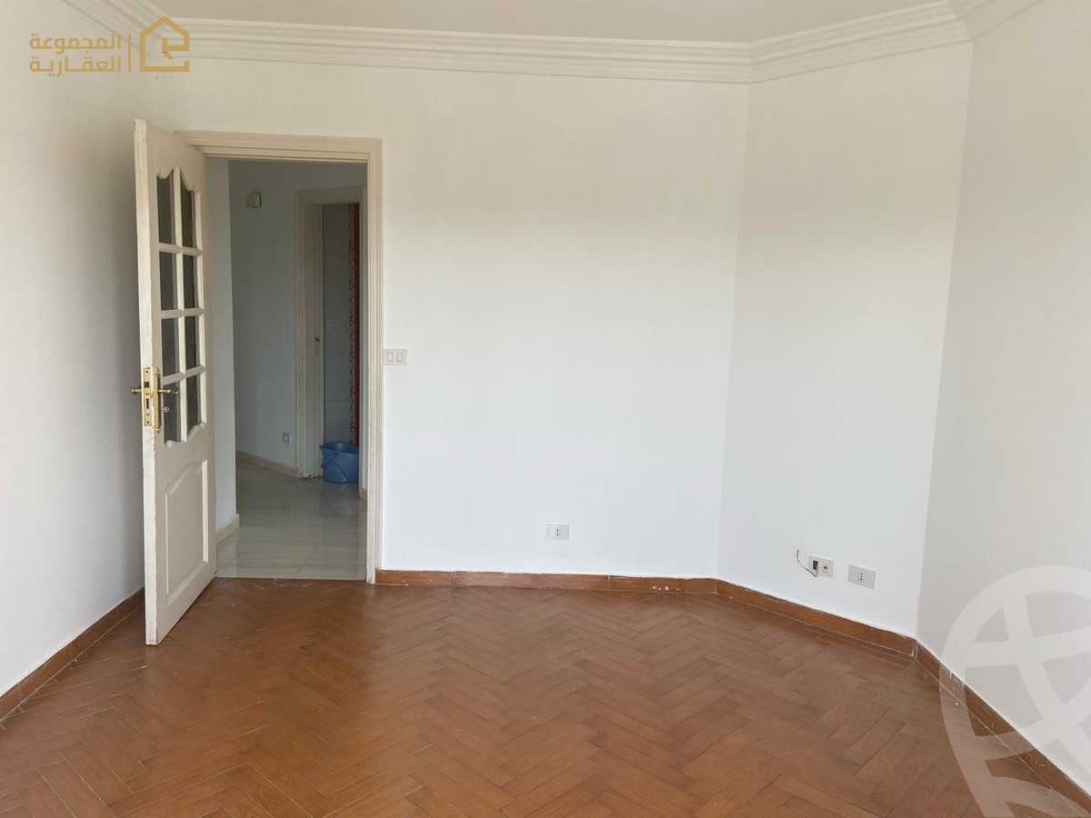 https://aqarmap.com.eg/en/listing/6350533-for-rent-cairo-new-cairo-lrhb-city-phase-5-ibn-al-nafees-st