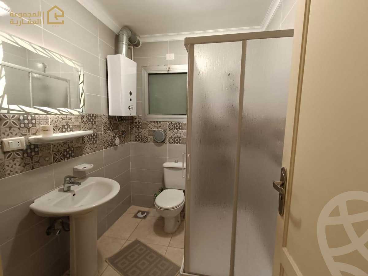 https://aqarmap.com.eg/ar/listing/6352214-for-rent-cairo-new-cairo-lrhb-city-phase-2-osama-ibn-zaid-st