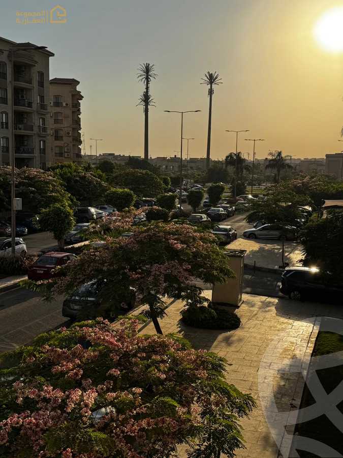 https://aqarmap.com.eg/en/listing/6354352-for-sale-cairo-new-cairo-lrhb-city-phase-8