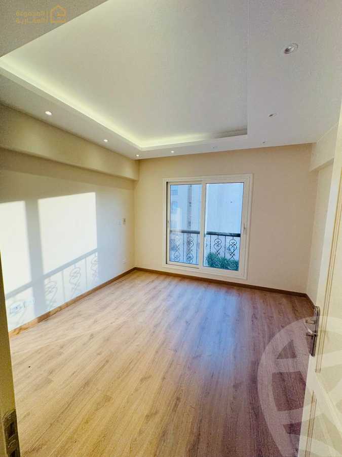 https://aqarmap.com.eg/ar/listing/6354817-for-sale-cairo-new-cairo-lrhb-city-phase-7