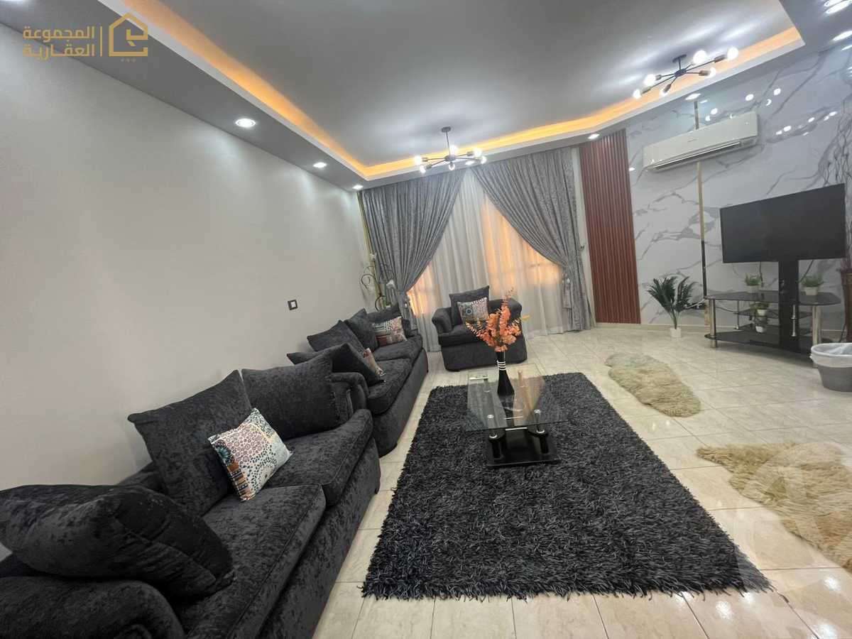 https://aqarmap.com.eg/ar/listing/6354904-for-rent-cairo-new-cairo-lrhb-city-phase-5-talaat-mostafa-st