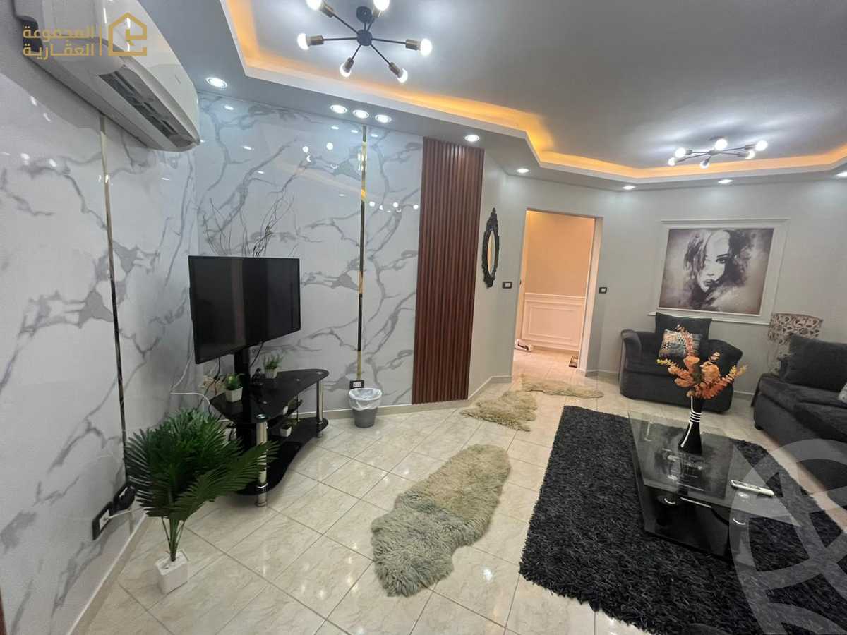 https://aqarmap.com.eg/ar/listing/6354904-for-rent-cairo-new-cairo-lrhb-city-phase-5-talaat-mostafa-st