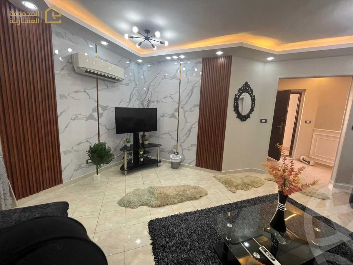 https://aqarmap.com.eg/ar/listing/6354904-for-rent-cairo-new-cairo-lrhb-city-phase-5-talaat-mostafa-st