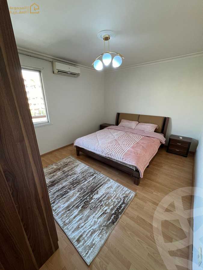 https://aqarmap.com.eg/ar/listing/6355961-for-rent-cairo-new-cairo-lrhb-city-phase-4-mohammed-farid-st