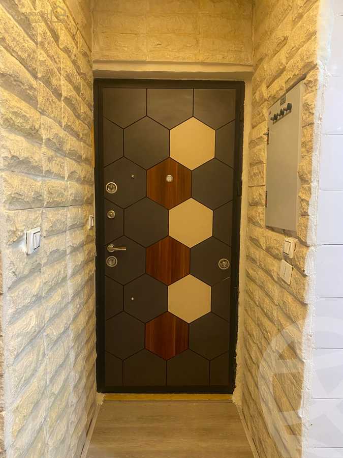 https://aqarmap.com.eg/ar/listing/6360156-for-rent-cairo-new-cairo-lrhb-city-phase-8