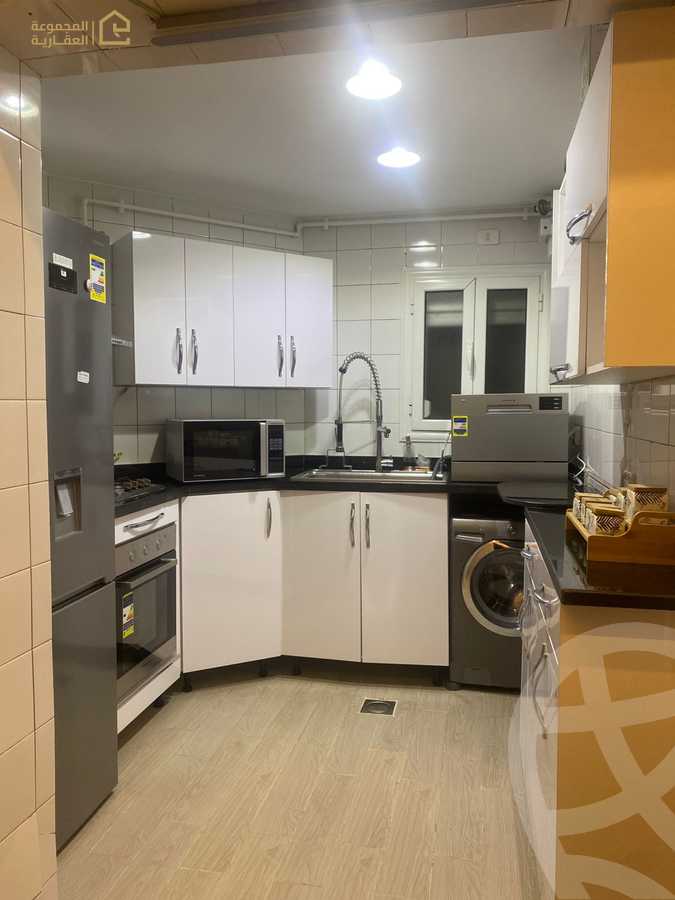 https://aqarmap.com.eg/ar/listing/6360156-for-rent-cairo-new-cairo-lrhb-city-phase-8