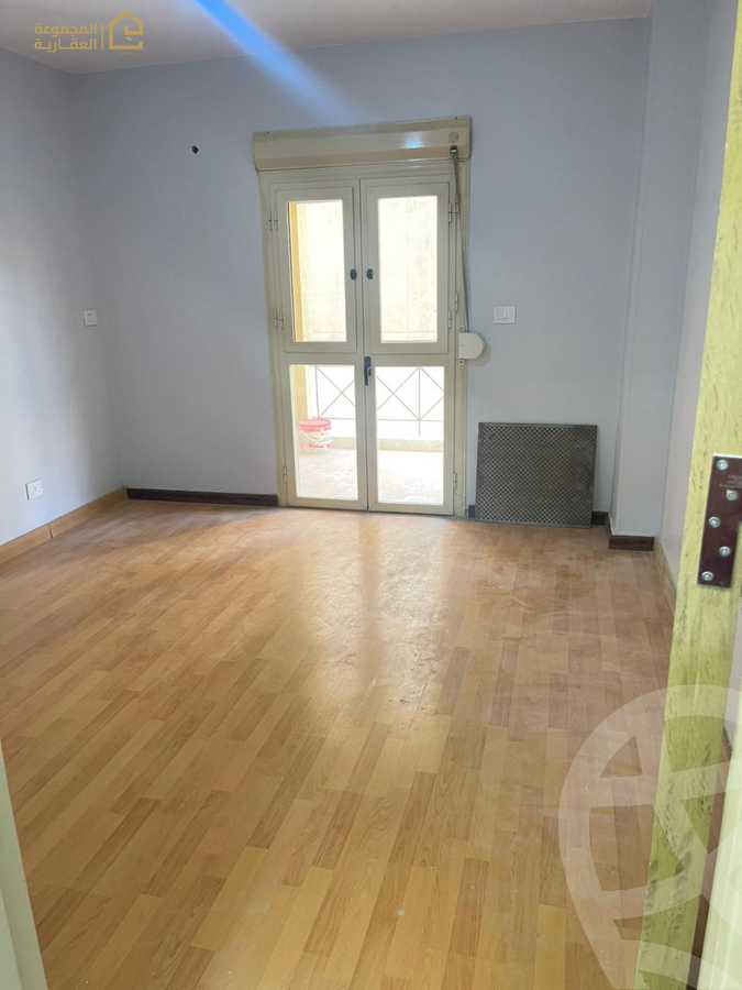 https://aqarmap.com.eg/en/listing/6360325-for-sale-cairo-new-cairo-lrhb-city-phase-1-ahmed-rami-st
