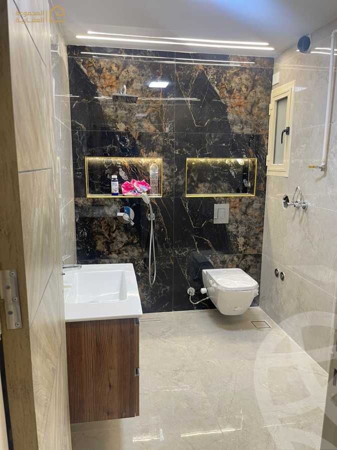 https://aqarmap.com.eg/en/listing/6360325-for-sale-cairo-new-cairo-lrhb-city-phase-1-ahmed-rami-st