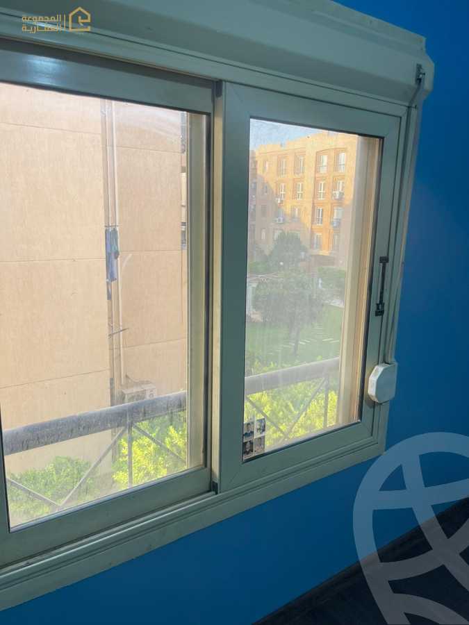 https://aqarmap.com.eg/en/listing/6360325-for-sale-cairo-new-cairo-lrhb-city-phase-1-ahmed-rami-st