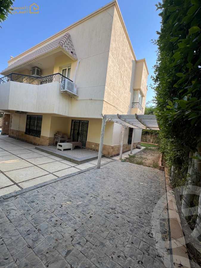 https://aqarmap.com.eg/en/listing/6360597-for-rent-cairo-new-cairo-lrhb-city-phase-1-ahmed-rami-st