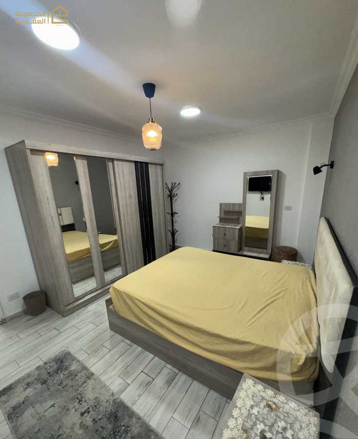 https://aqarmap.com.eg/ar/listing/6380525-for-rent-cairo-new-cairo-lrhb-city-phase-2-osama-ibn-zaid-st