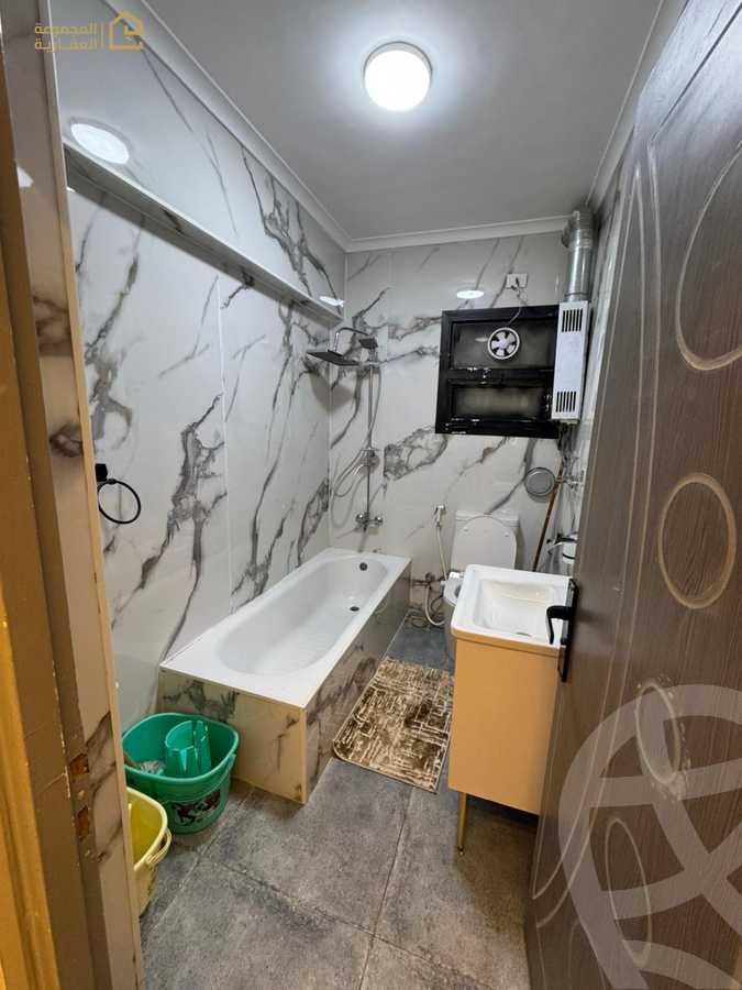 https://aqarmap.com.eg/ar/listing/6385216-for-rent-cairo-new-cairo-lrhb-city-phase-8