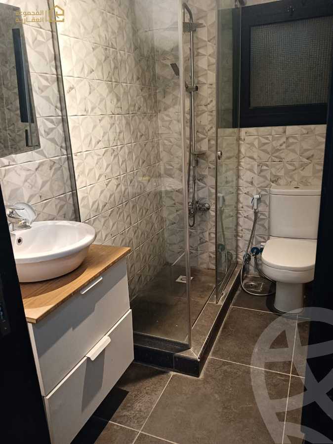 https://aqarmap.com.eg/ar/listing/6385289-for-rent-cairo-new-cairo-lrhb-city-phase-2-saed-ibn-mouaaz-st