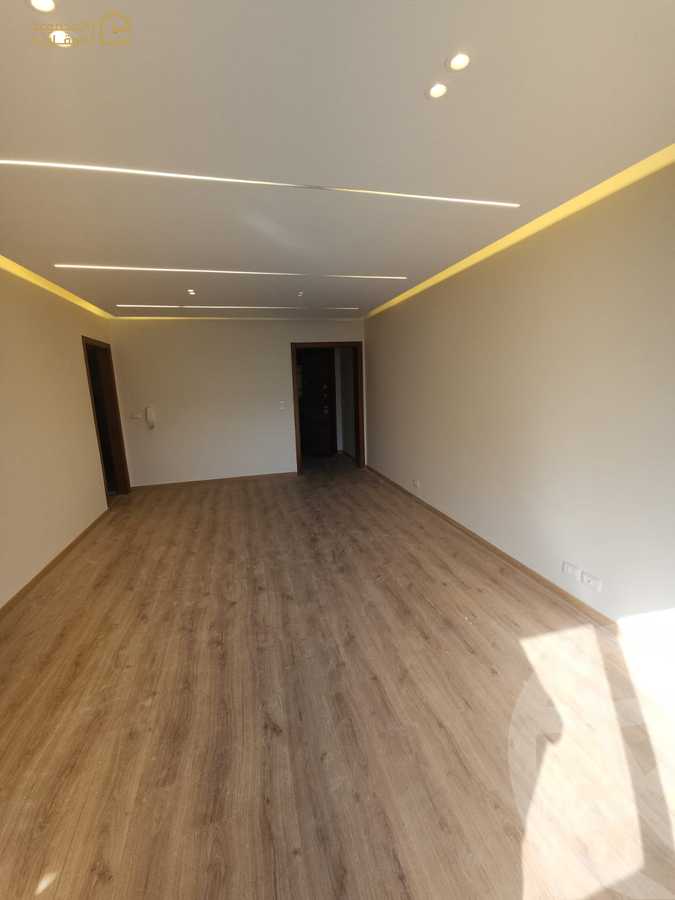 https://aqarmap.com.eg/en/listing/6540324-for-sale-cairo-new-cairo-lrhb-city-phase-8