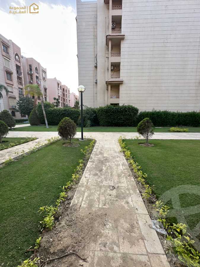 https://aqarmap.com.eg/en/listing/6558526-for-sale-cairo-new-cairo-lrhb-city-phase-5-talaat-mostafa-st