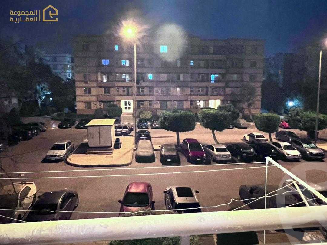 https://aqarmap.com.eg/en/listing/6567052-for-sale-cairo-new-cairo-lrhb-city-phase-4-mohammed-farid-st