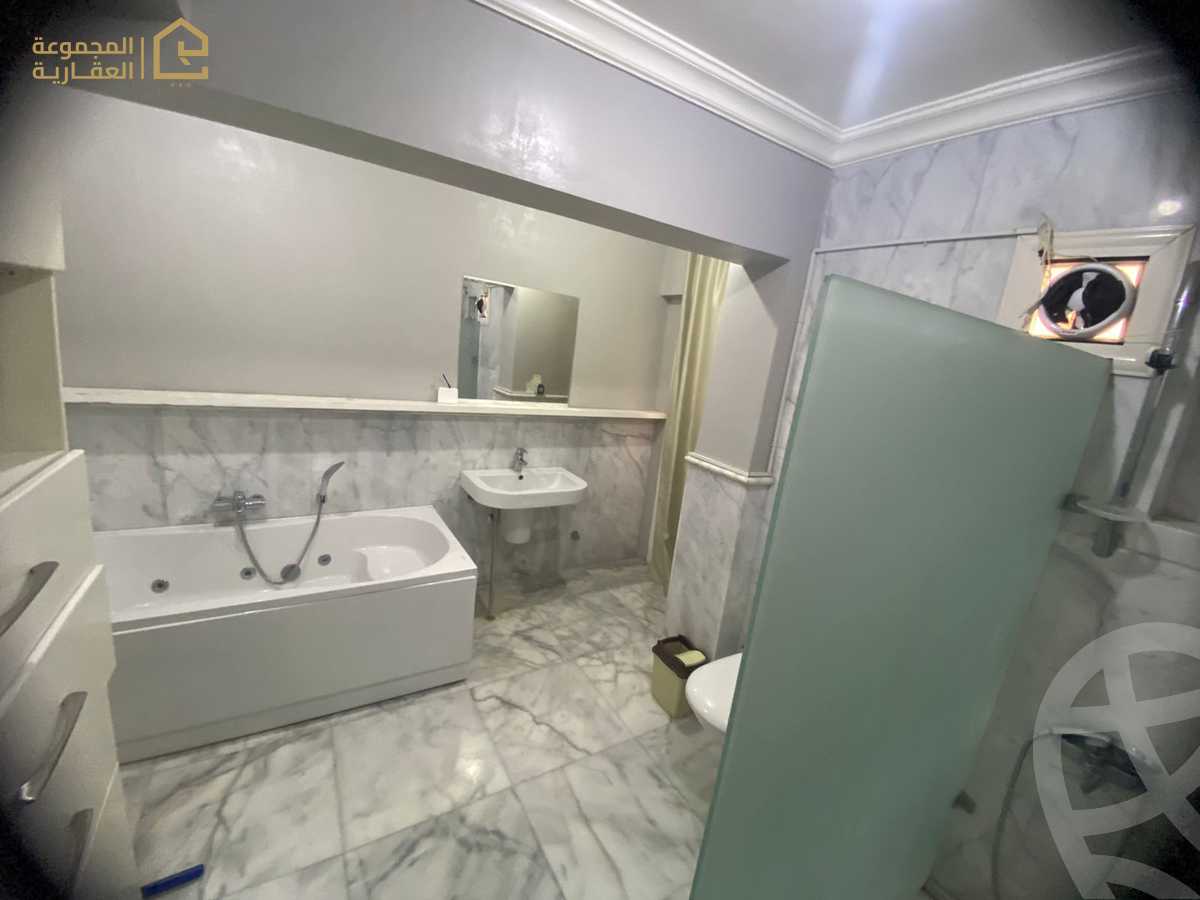 https://aqarmap.com.eg/ar/listing/6584255-for-sale-cairo-new-cairo-lrhb-city-phase-8