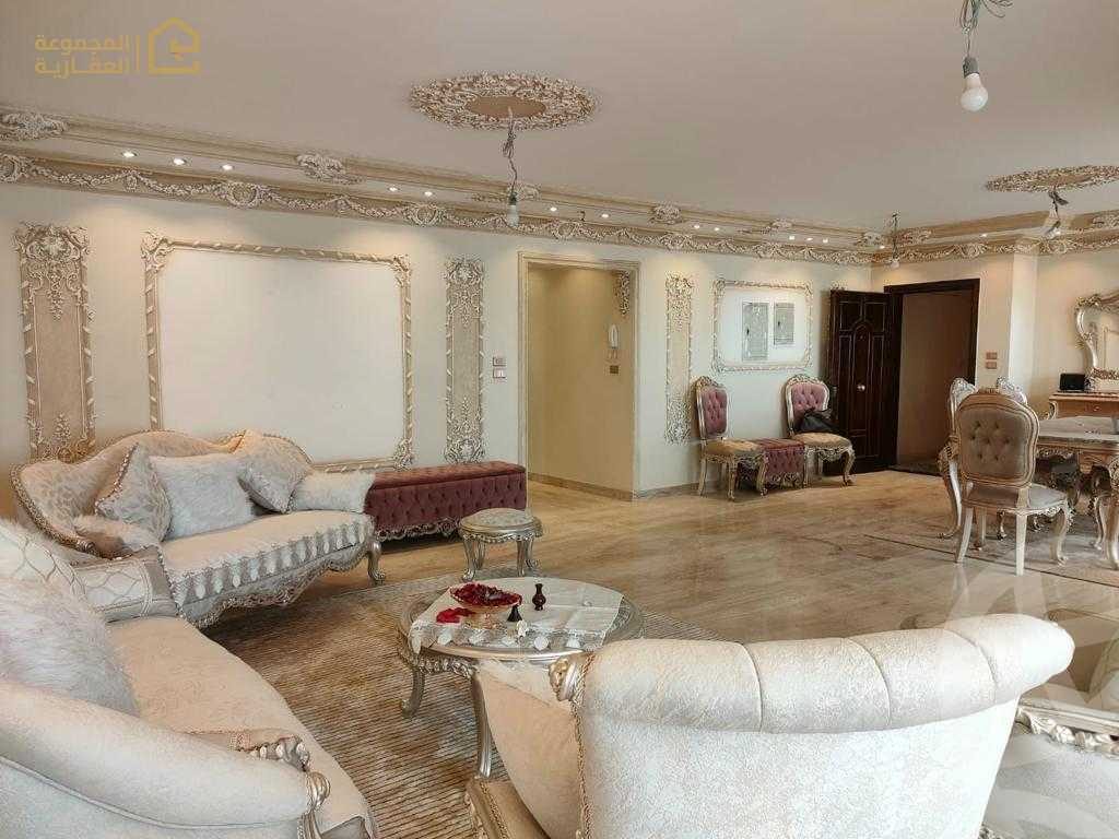 https://aqarmap.com.eg/en/listing/6584353-for-sale-cairo-new-cairo-lrhb-city-phase-4-mohammed-farid-st