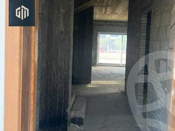 https://aqarmap.com.eg/ar/listing/4575886-for-sale-cairo-new-cairo-compounds-mountain-view-hyde-park