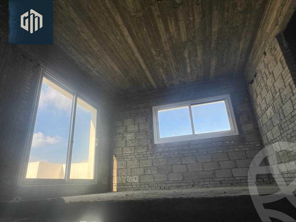 https://aqarmap.com.eg/ar/listing/4575886-for-sale-cairo-new-cairo-compounds-mountain-view-hyde-park