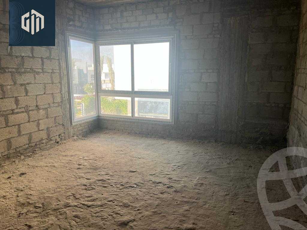 https://aqarmap.com.eg/ar/listing/4575886-for-sale-cairo-new-cairo-compounds-mountain-view-hyde-park