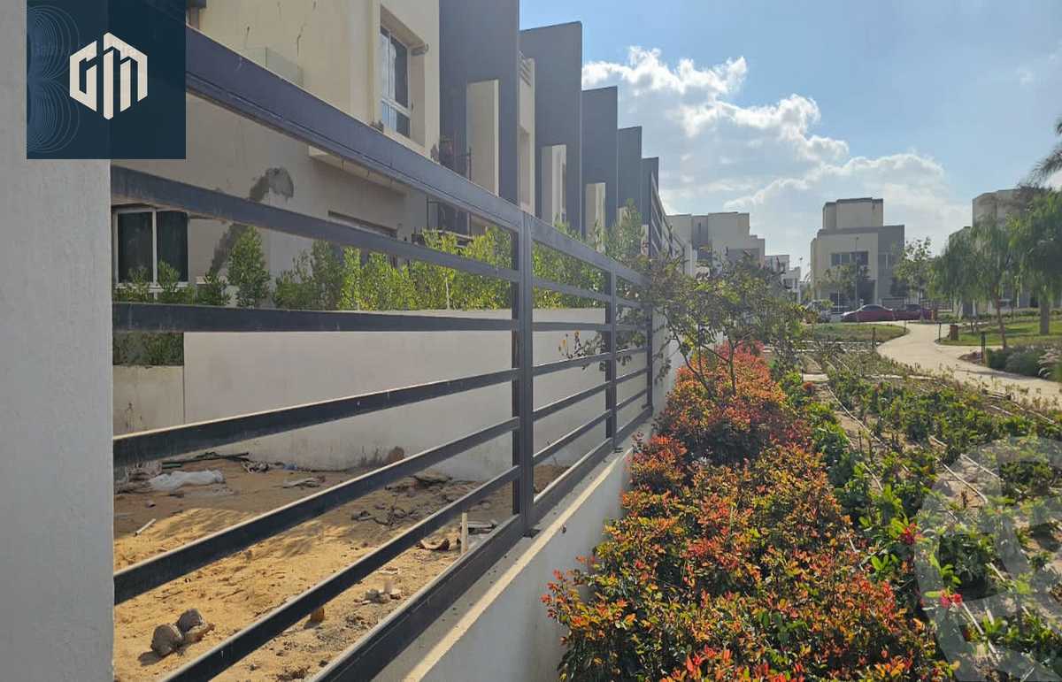 https://aqarmap.com.eg/en/listing/5740818-for-sale-cairo-new-cairo-compounds-hyde-park
